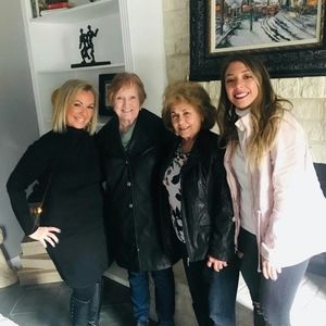 Meet your Posher, Phyllis